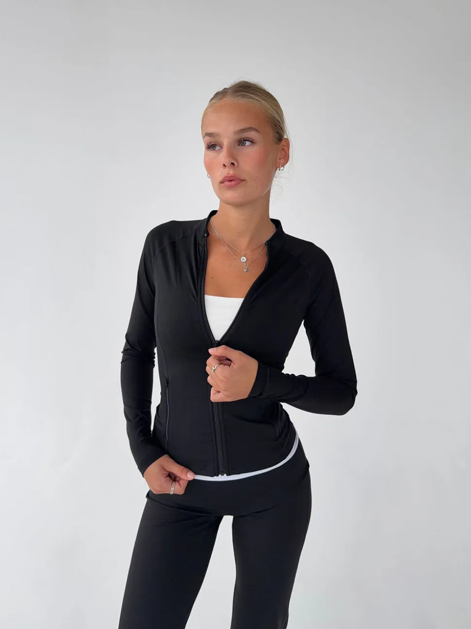Essential zip up jakke - Jet black
