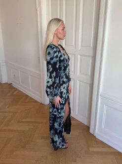 Floral kjole med blomster - Navy/hvid