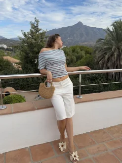 Florine figursyet t-shirt med striber - Lyseblå/rød