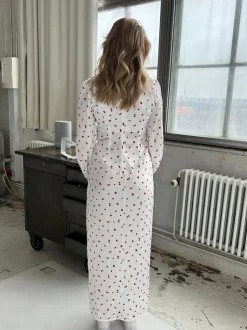 Frederikke satinkjole med røde blomster - Hvid