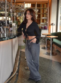 Giorgia satinbluse med bindebånd - Sort