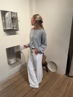 Gunilla strikket cardigan med bindedetaljer - Lys grå
