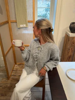 Gunilla strikket cardigan med bindedetaljer - Lys grå