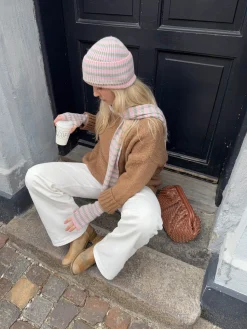 Haze hue med striber - Lyserød/beige/blå