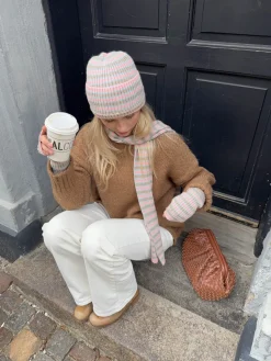 Haze hue med striber - Lyserød/beige/blå