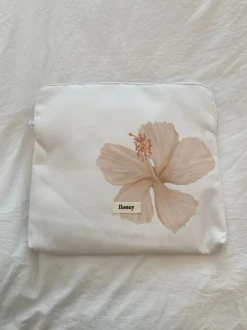 Honey computer sleeve - Hvid med beige blomst
