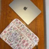 Honey computer sleeve - Off white med blomster