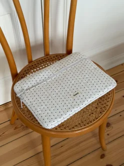 Honey computer sleeve med prikker - Hvid/blå