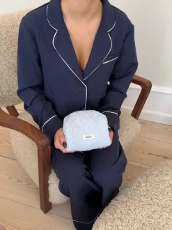 Honey lille toilettaske - Lyseblå med broderede hjerter