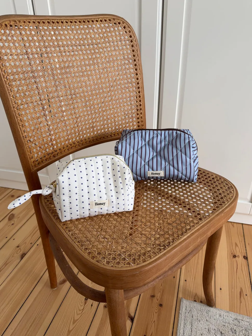 Honey lille toilettaske med striber - Blå/brun
