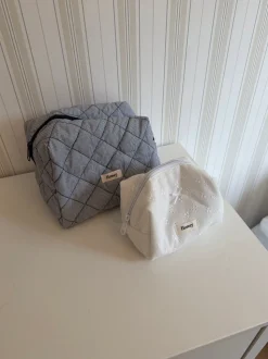 Honey lille toilettaske med broderi - Hvid