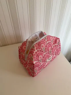 Honey lille toilettaske med blomster - Pink