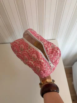Honey lille toilettaske med blomster - Pink