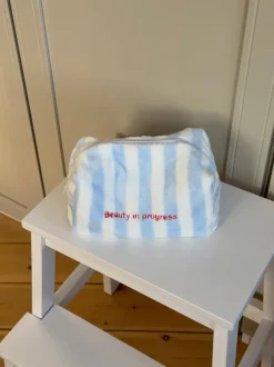 Honey lille toilettaske med striber - Hvid/blå