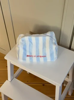 Honey lille toilettaske med striber - Hvid/blå
