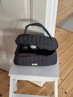 Honey stor polkaprikket toilettaske med hank - Sort/hvid