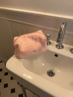 Honey stor toilettaske - Lyserød fluffy