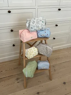 Honey stor toilettaske - Mint grøn i broderi