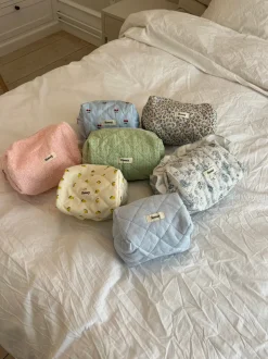 Honey stor toilettaske - Mint grøn i broderi