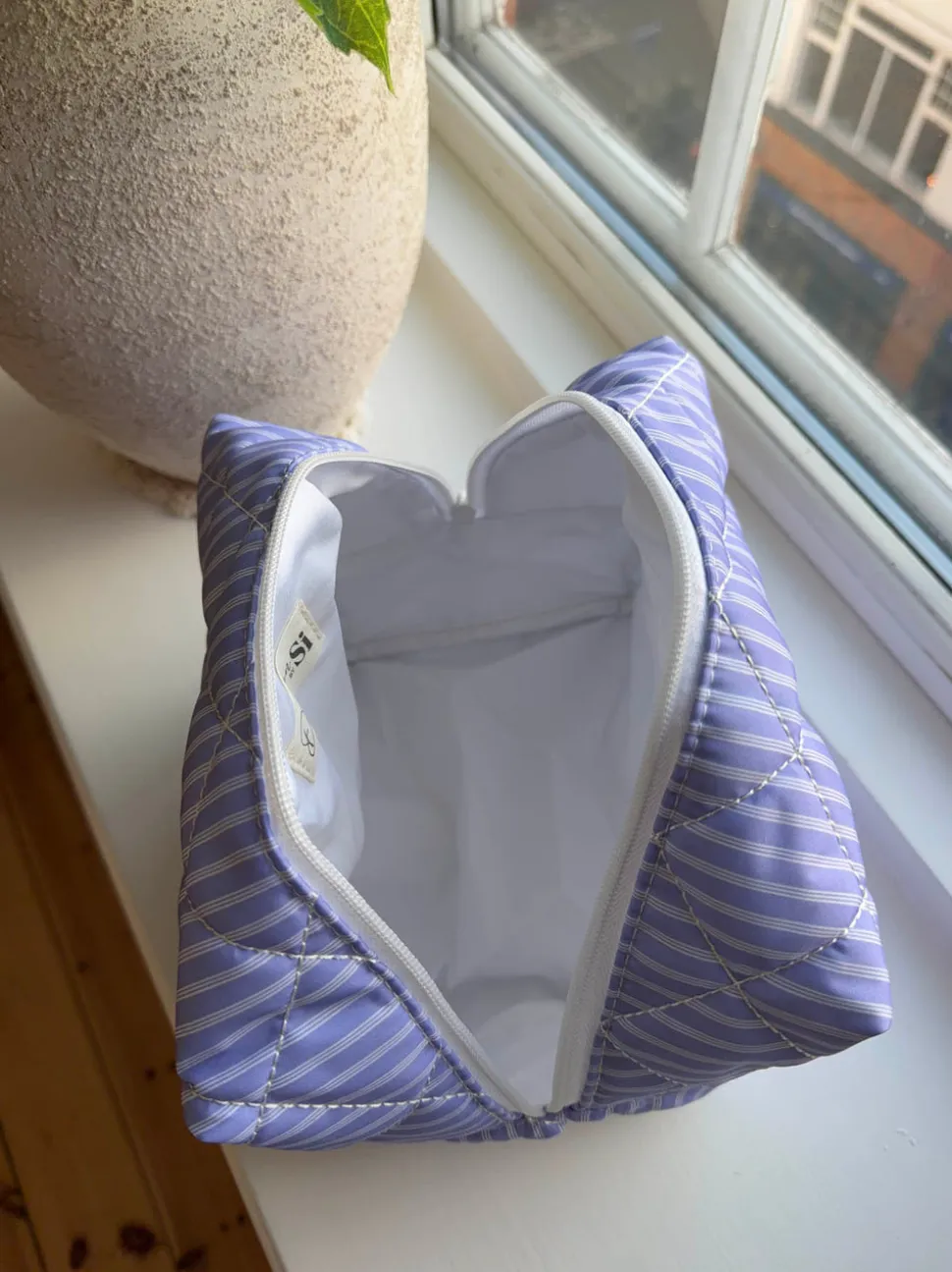 Honey stor toilettaske med striber - Blå/hvid