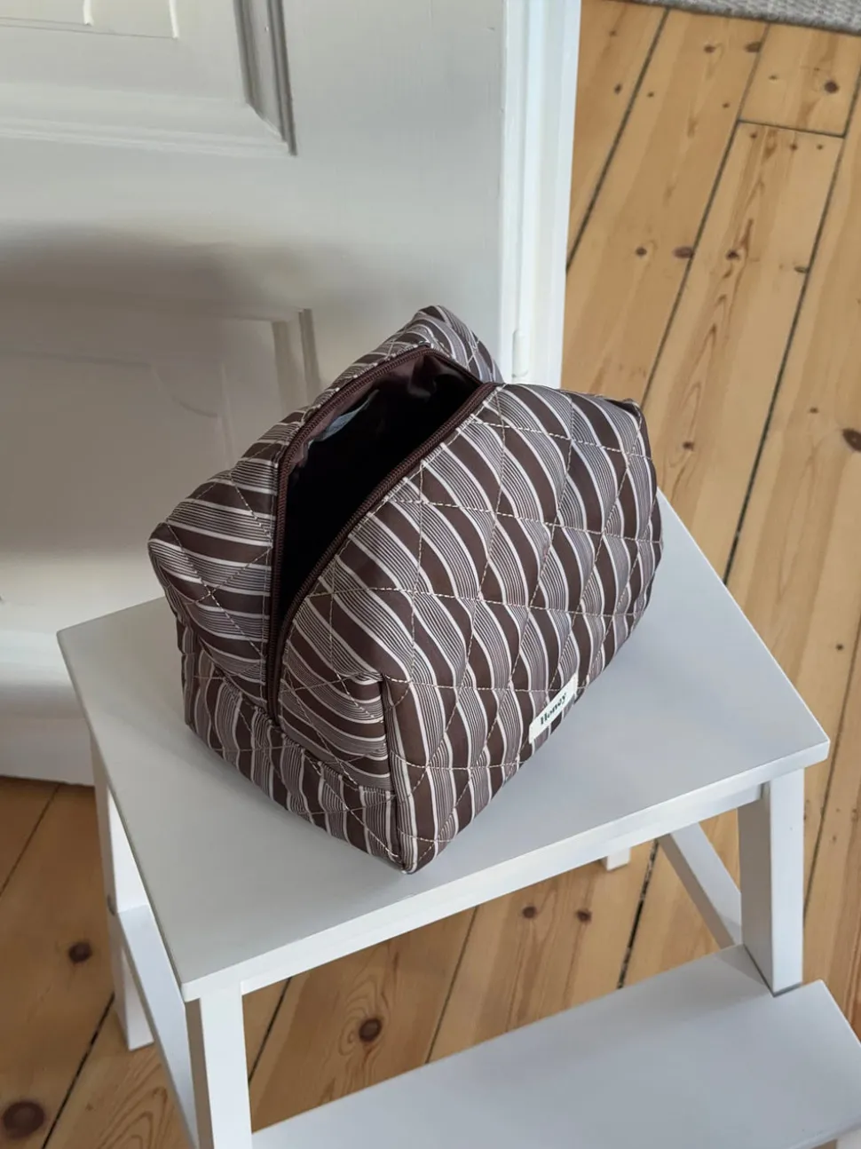 Honey stor toilettaske med striber - Brun/hvid