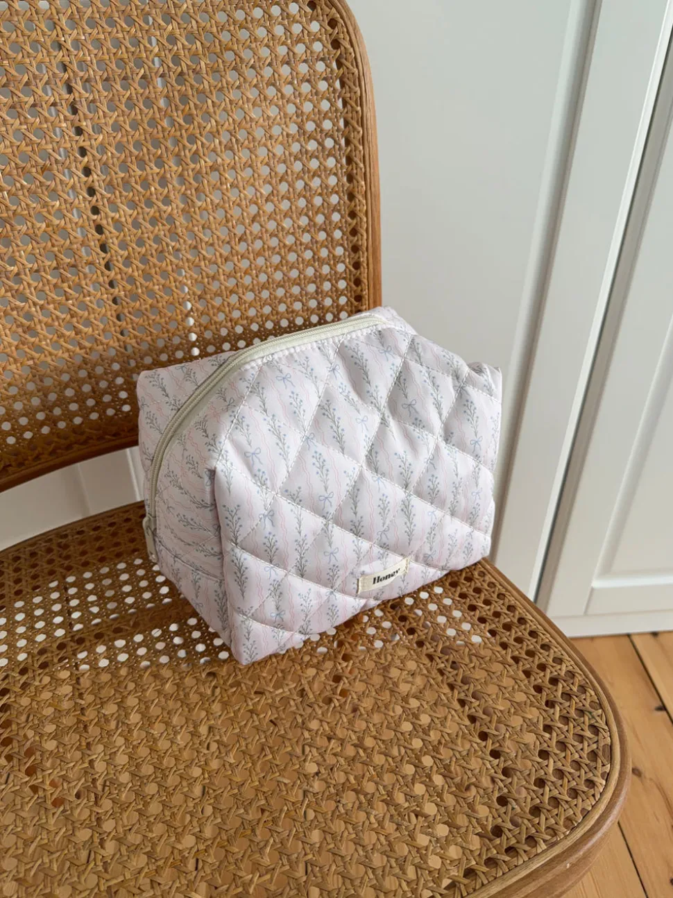 Honey stor toilettaske med mønster - Off white