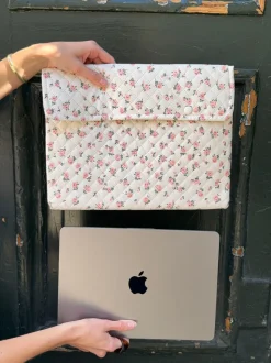 Hyld computer sleeve - Hvid med lyserøde blomster