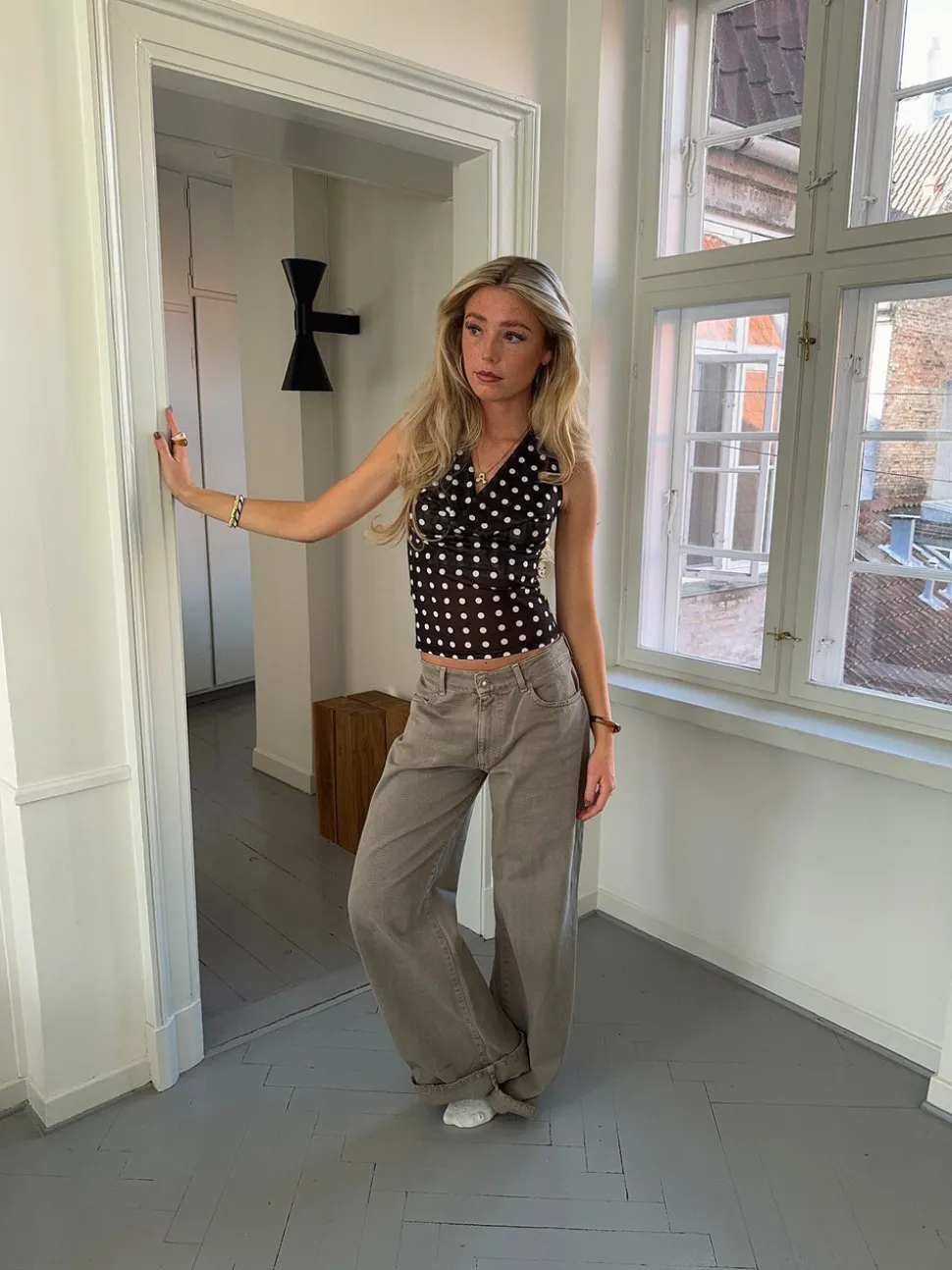 Ida top med polkaprikker - Sort/hvid