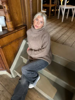 Idun striktrøje med turtleneck - Brun