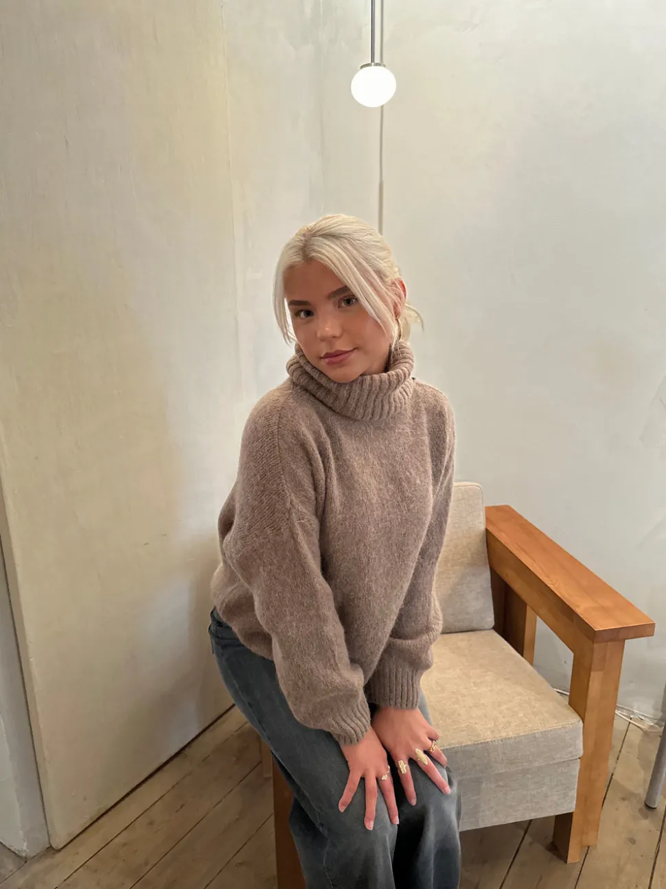 Idun striktrøje med turtleneck - Brun