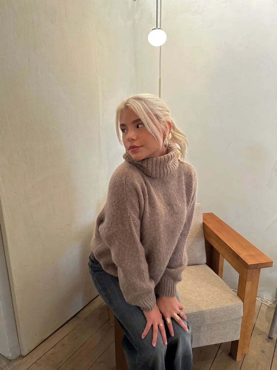 Idun striktrøje med turtleneck - Brun