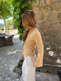 Isabeau bluse med bindedetalje - Gul