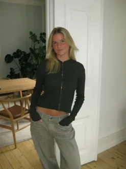 Isaline ribbet hoodie med zip - Brun