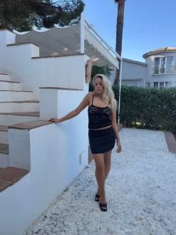 Jeselana top i blonde - Sort