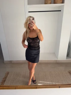 Jeselana top i blonde - Sort