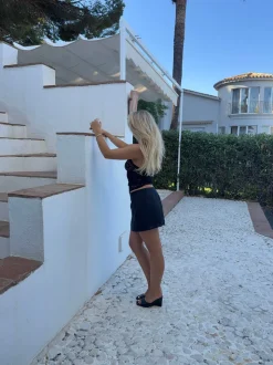 Jeselana top i blonde - Sort