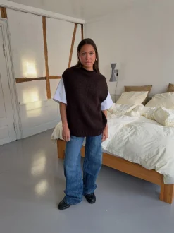 Kahula strikvest med t-shirt - Brun/hvid