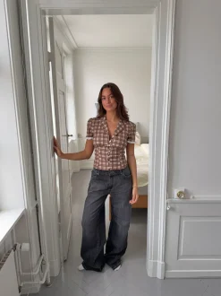 Kassandra figursyet skjorte med tern - Brun/hvid