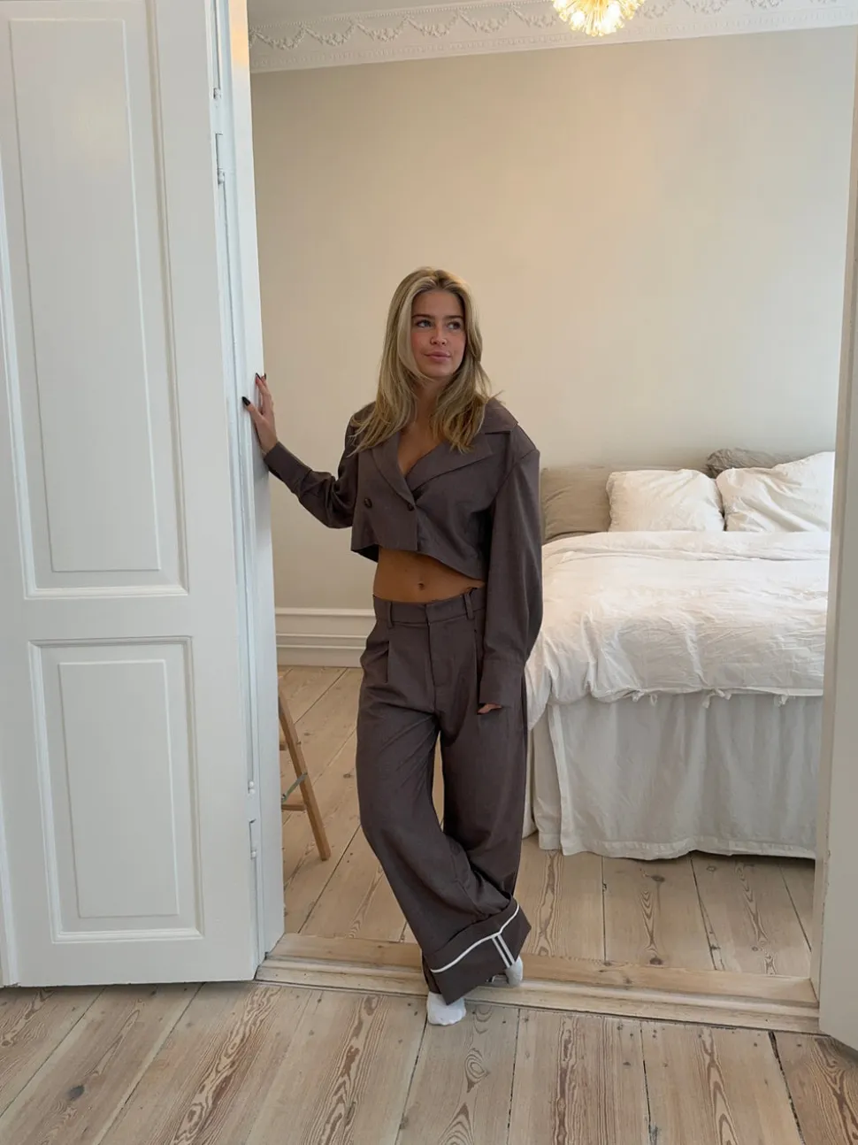 Katrine suitbukser med detaljer - Brun melange