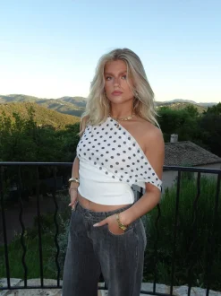 Kimmie top med polkaprikker - Hvid/navy