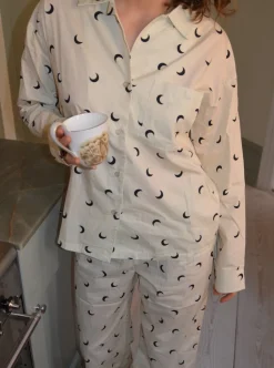 Kyla pyjamasskjorte med halvmåner - Beige