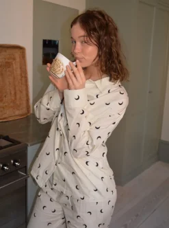 Kyla pyjamasskjorte med halvmåner - Beige