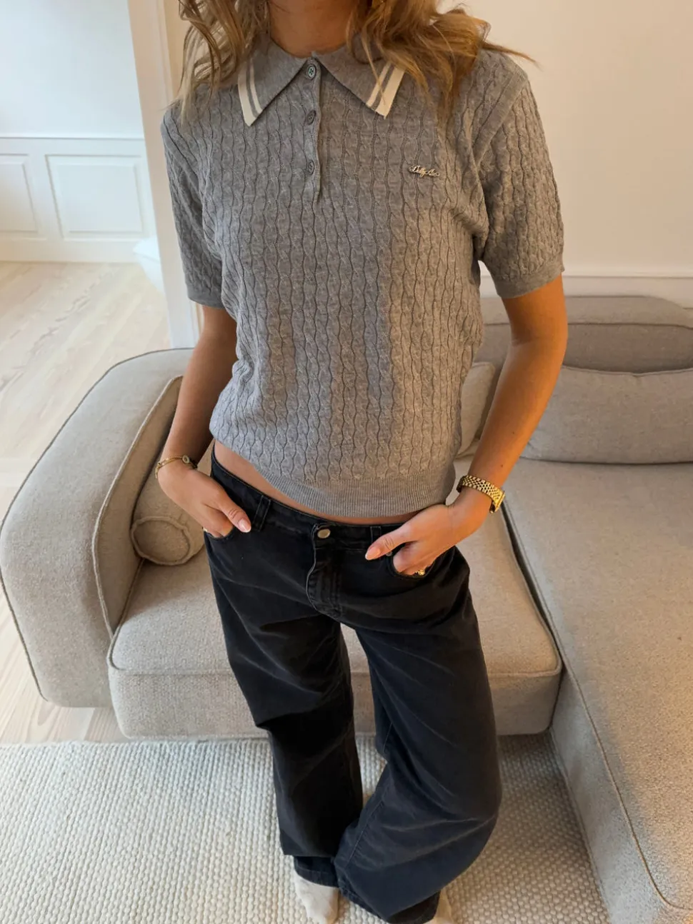 Leontine kabelstrikket polo - Grå