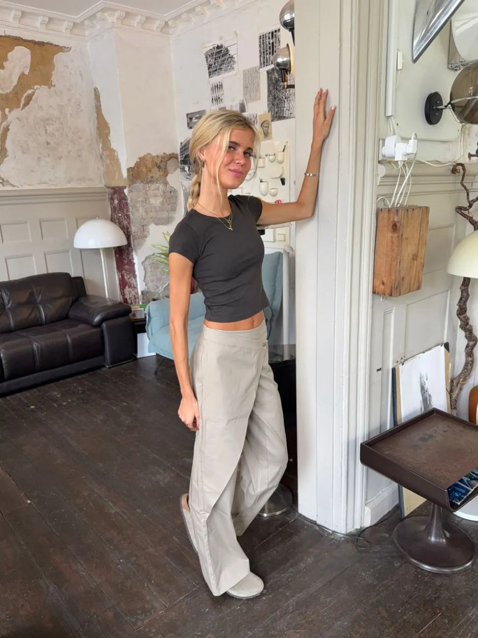 Lilyena bukser med asymmetrisk omslag - Beige