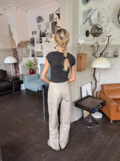 Lilyena bukser med asymmetrisk omslag - Beige