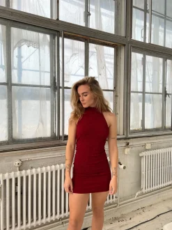Lorraine halterneck glitterkjole - Rød
