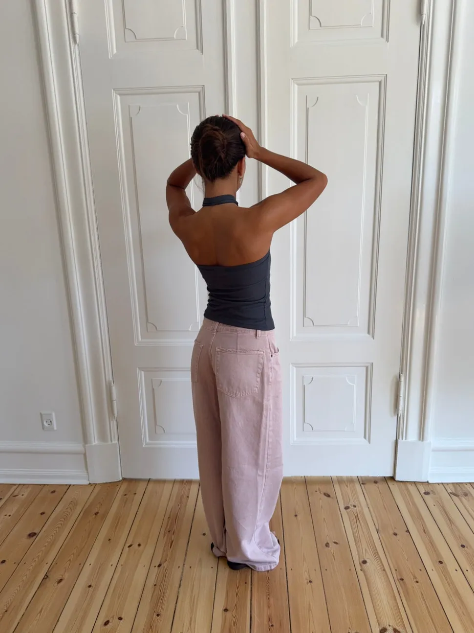 Loulou top med perledetalje - Grå