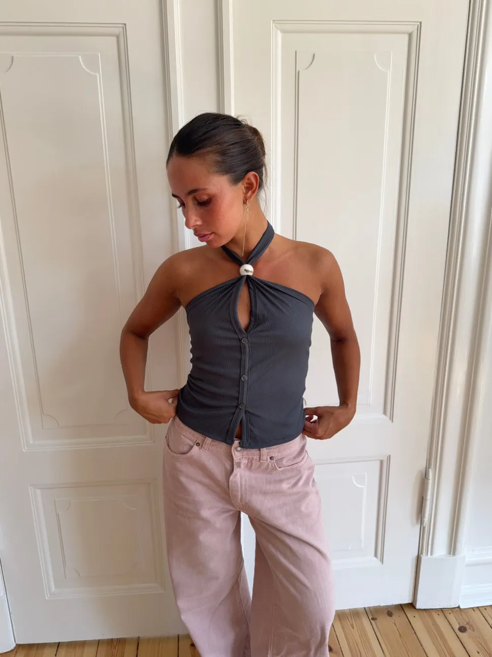 Loulou top med perledetalje - Grå