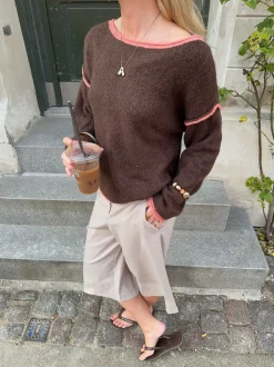 Ludovica striktrøje med detaljer - Brun/koral/lyserød