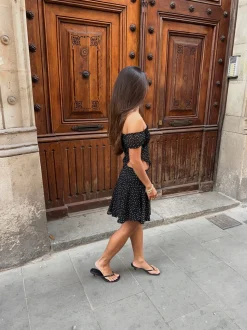 Lyanna asymetrisk nederdel med polkaprikker - Sort/hvid
